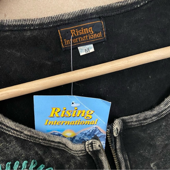 BOHO Zip Up Vest with Embroidered Floral Accents - BRAND NEW - Picture 7 of 14